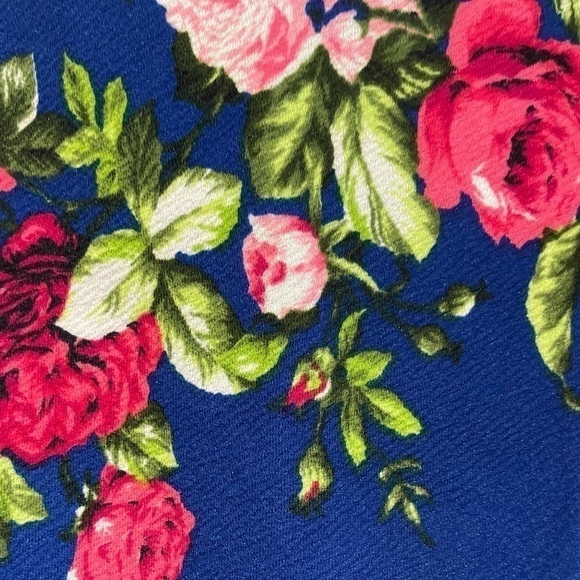 FLORAL Crop Top NWOT - Picture 4 of 7